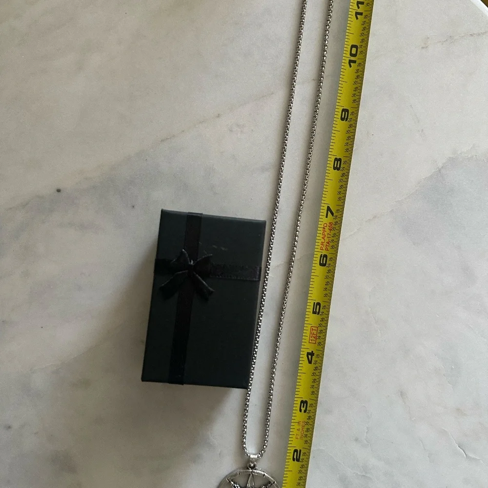 REAL working Compass Pendant Necklace, in GIFT BOX Casual Leisure Fashion - Picture 7 of 16